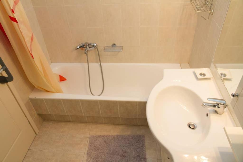 Spacious Family Flat Near Parthenon Free Parking Atene Esterno foto
